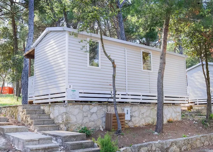 キャンプ場 Mobile Homes Pine Sea バニョレ