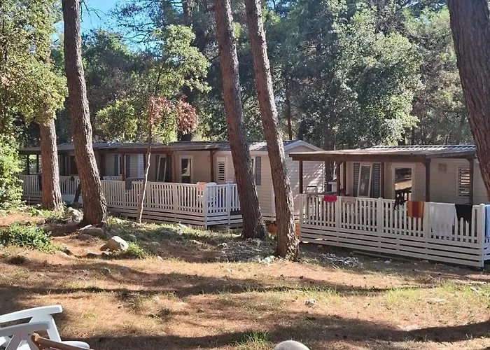 Mobile Homes Pine Sea Kamp *