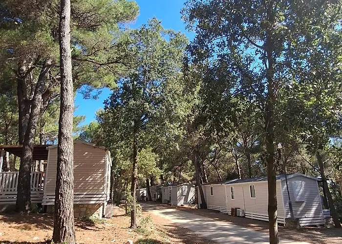 キャンプ場 Mobile Homes Pine Sea